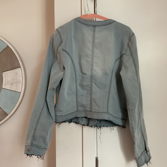 Sandwich_ Collarless  blue Denim  jacket with frayed edges and pockets. - Picture 5 of 8